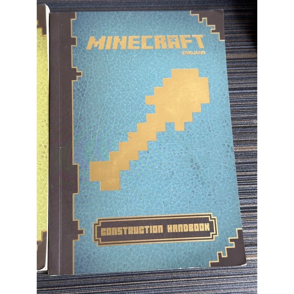 Minecraft Handbooks Official Book Essential‎ Combat Construction Soft Lot Of 3